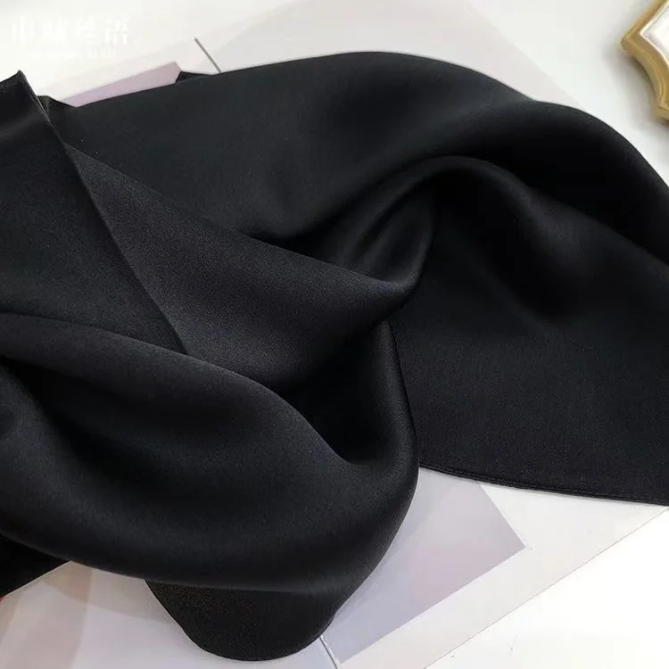 1pc Soft Solid Minimalist Bandana Silk Like Scarves Bandana,Hair Band,Head Band Ideal For Dressing Up Your Look
1pc Soft Solid Minimalist Bandana Silk Like Scarves Bandana,Hair Band,Head Band Ideal For Dressing Up Your Look