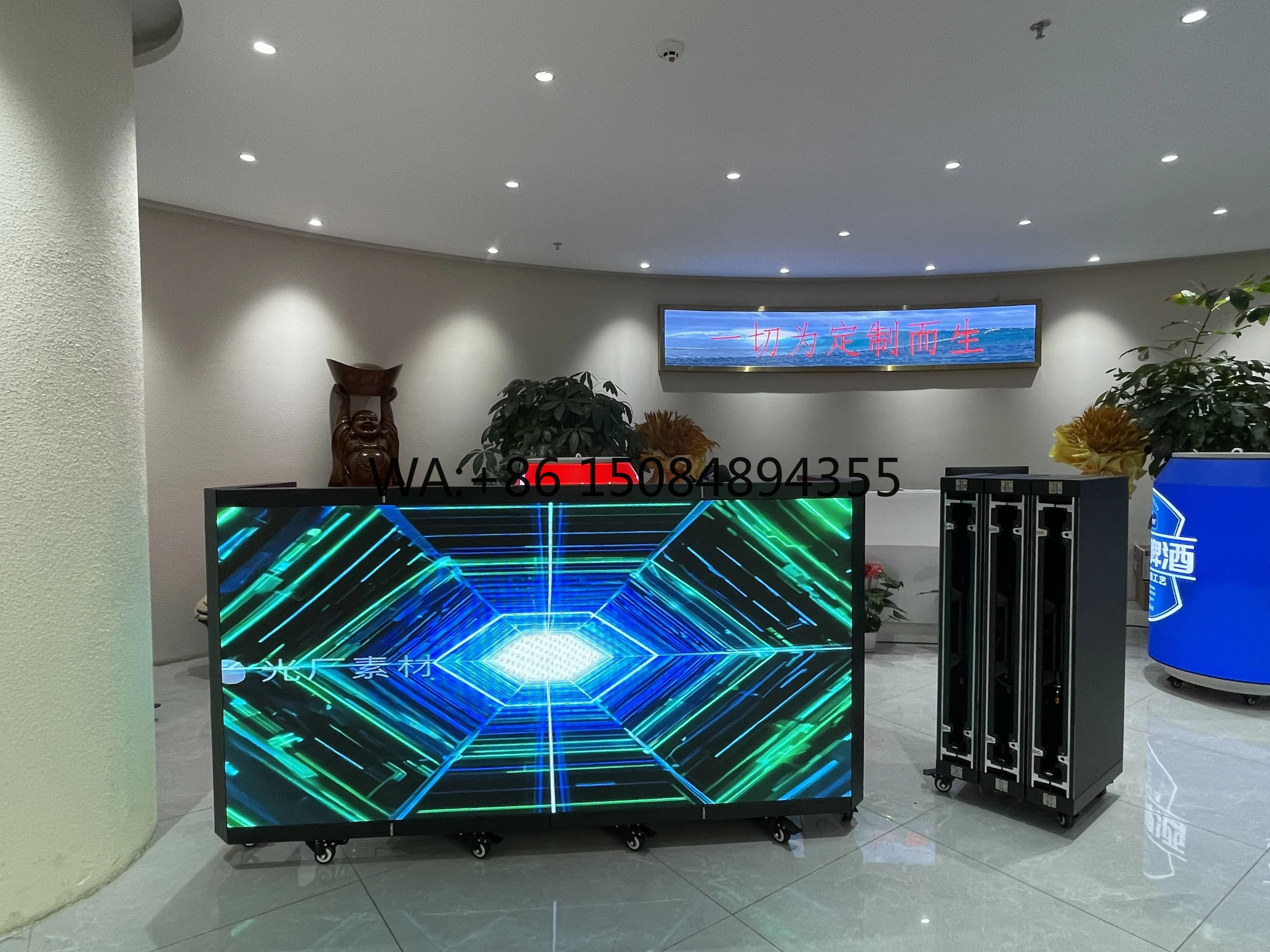P1.56-P3.91 Tri-Fold Portable LED DJ Booth, Rolling Wheeled Mobile Stage Screen for Music Festival Bar Interactive Display
P1.56-P3.91 Tri-Fold Portable LED DJ Booth, Rolling Wheeled Mobile Stage Screen for Music Festival Bar Interactive Display