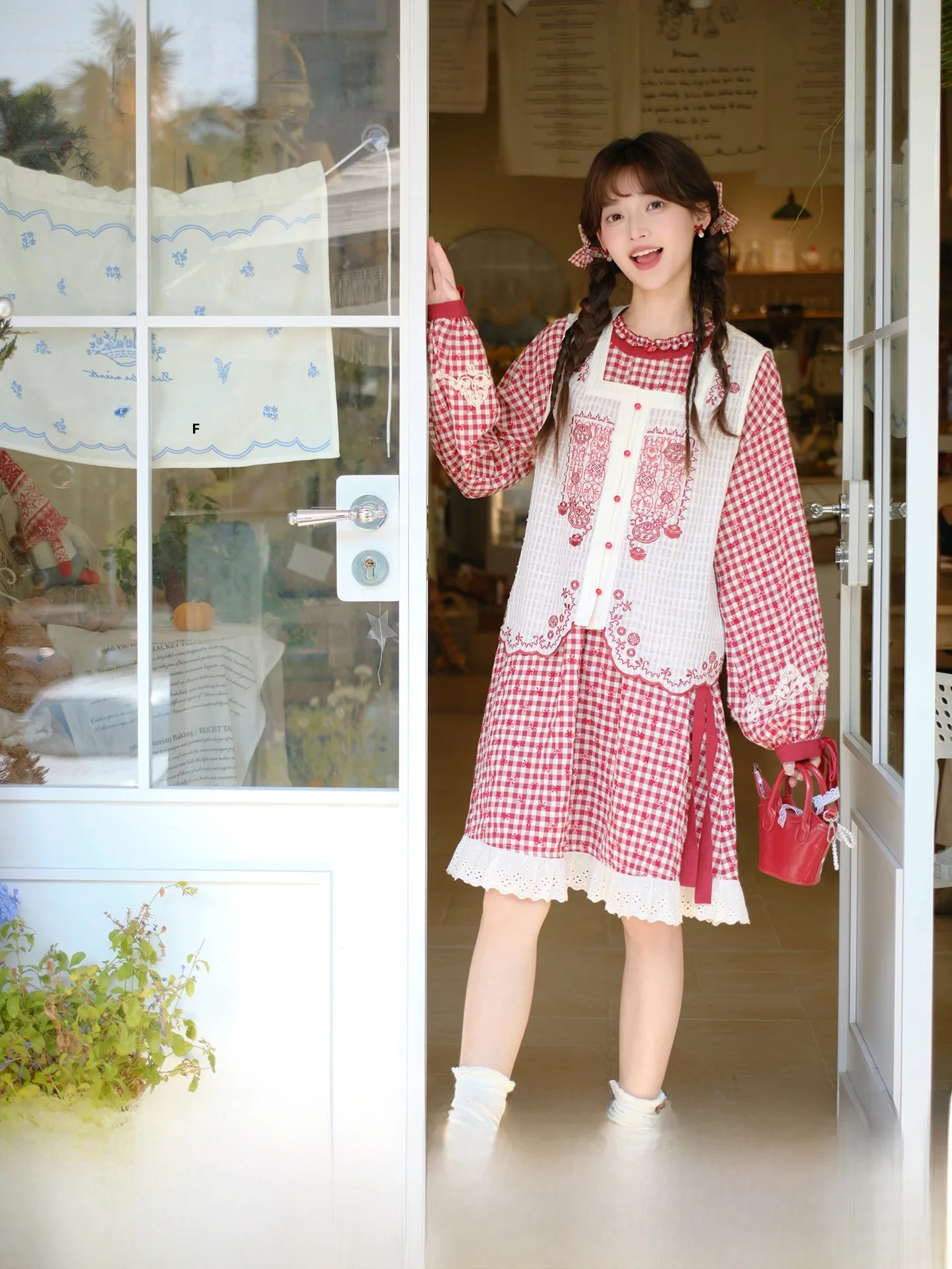 Thirteen Surplus Small Bean Sprout New 2026 Embroidered irt Dr Hanfu Set Women's Cheered Pattern Spring Season
Thirteen Surplus Small Bean Sprout New 2026 Embroidered irt Dr Hanfu Set Women's Cheered Pattern Spring Season