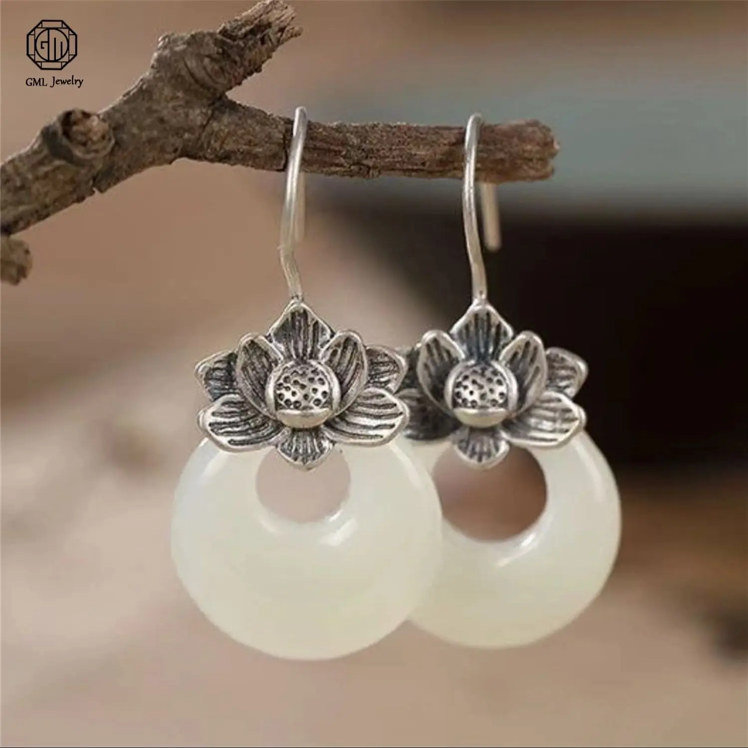 Серьги из белого нефрита Хэтянь с лотосом, серебро 925 пробы, темно-красный агат, винтажные, уникальные, женские, для фестивалей и банкетов, ювелирный подарок
Серьги из белого нефрита Хэтянь с лотосом, серебро 925 пробы, темно-красный агат, винтажные, уникальные, женские, для фестивалей и банкетов, ювелирный подарок