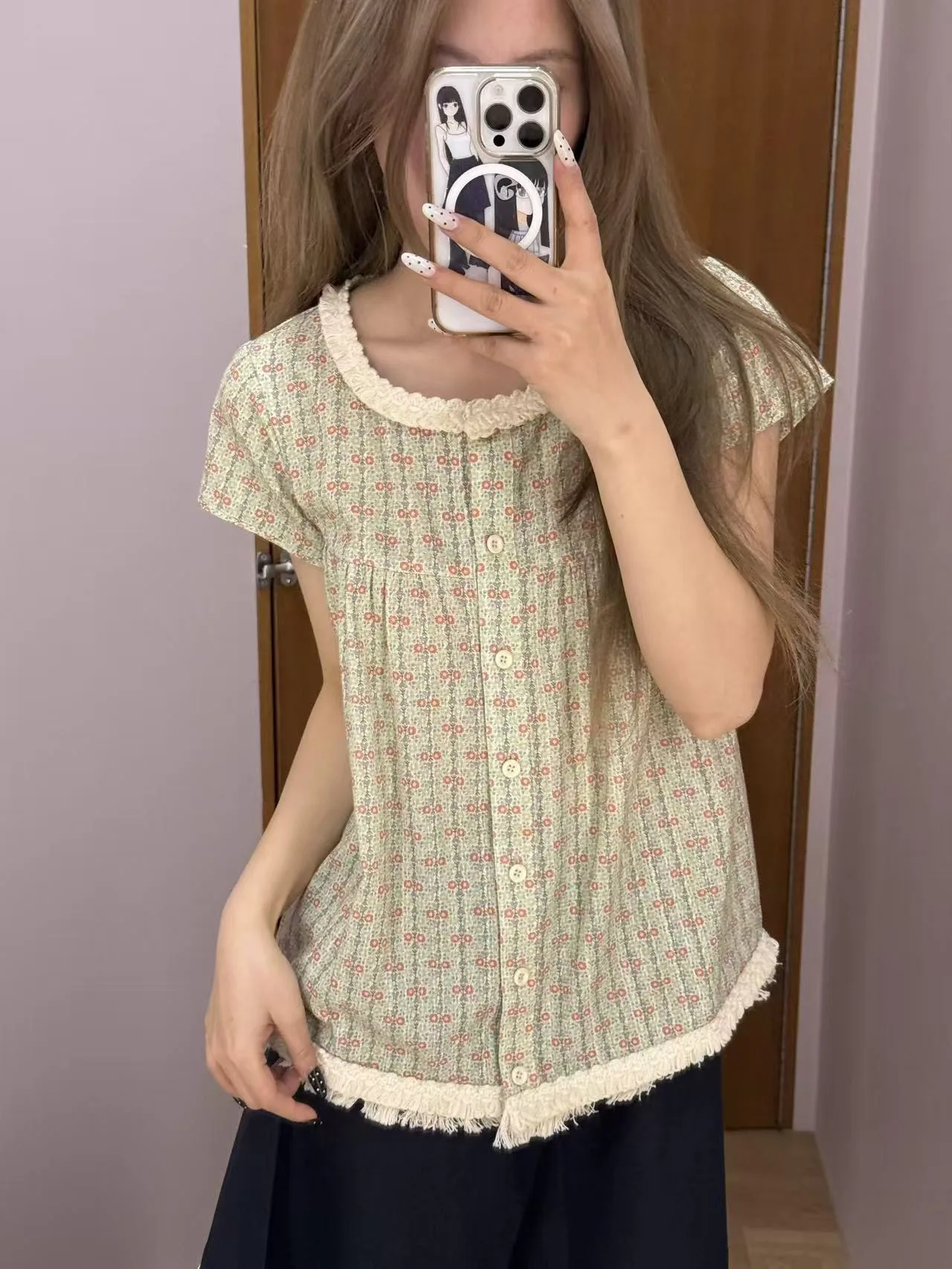 Милая декоративная женская хлопковая рубашка свободного кроя с цветочным принтом, круглым вырезом, короткими рукавами и отделкой бахромой, модная модель весеннего сезона
Милая декоративная женская хлопковая рубашка свободного кроя с цветочным принтом, круглым вырезом, короткими рукавами и отделкой бахромой, модная модель весеннего сезона