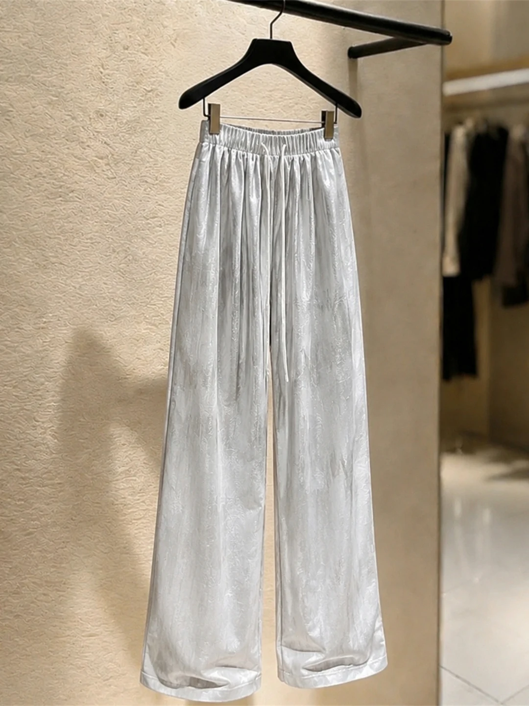 Comfortable High Waist Drapey Wide Leg Pants Casual Versatile Summer Slimming Hip Covering Long Trousers for Women
Comfortable High Waist Drapey Wide Leg Pants Casual Versatile Summer Slimming Hip Covering Long Trousers for Women