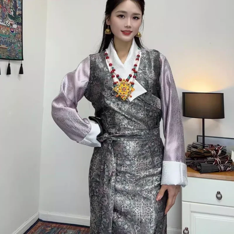 Chinese Xizang Women's Spring and Summer Bola Dress National Style Dress
Chinese Xizang Women's Spring and Summer Bola Dress National Style Dress