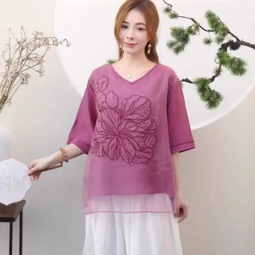 Loose Women's Summer Top Embroidered V-Neck National Style T-Shirt Retro Artistic Real Shot 2026 Summer Fashion Ladies' Clothing
Loose Women's Summer Top Embroidered V-Neck National Style T-Shirt Retro Artistic Real Shot 2026 Summer Fashion Ladies' Clothing