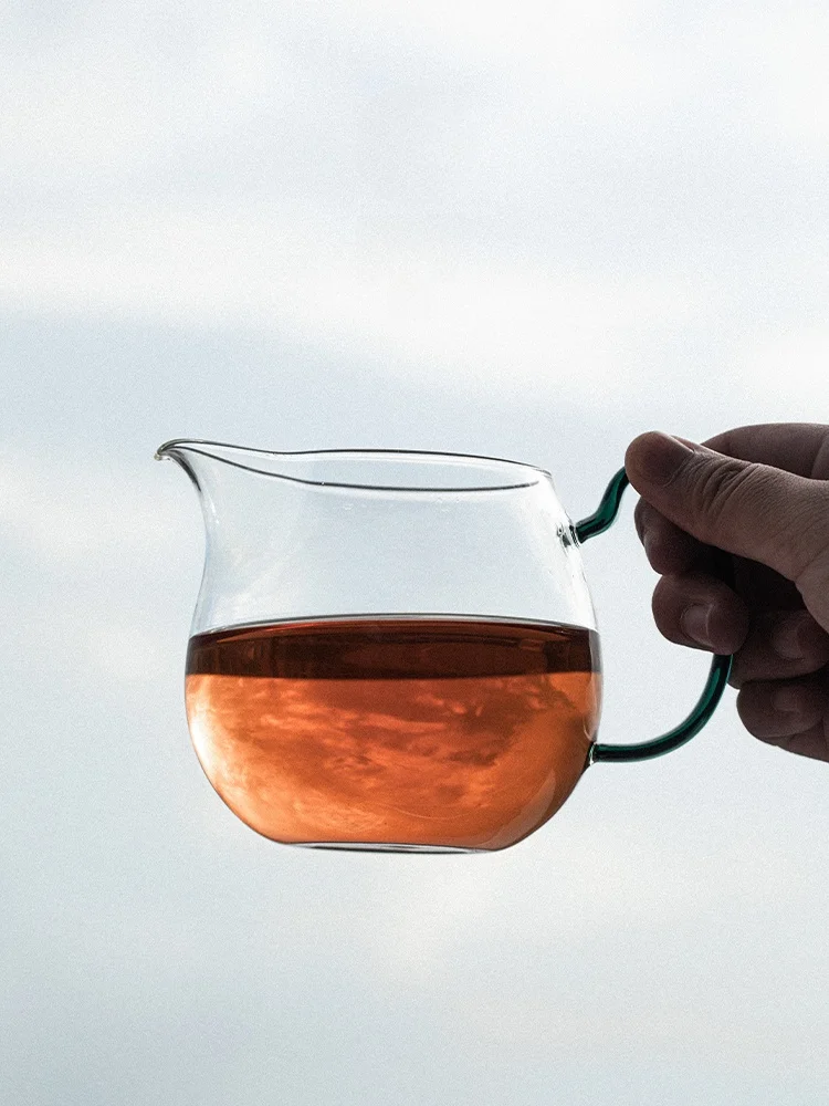 Thiened Heat Resistant Japanese Sle Sided Handle Glass Gong Dao Cup High End Transparent Even Tea Sea Gongfu Tea Set
Thiened Heat Resistant Japanese Sle Sided Handle Glass Gong Dao Cup High End Transparent Even Tea Sea Gongfu Tea Set