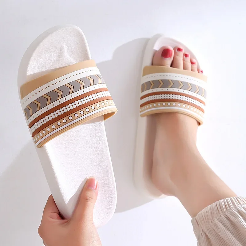 Summer New Women's Home Slippers Home Wholesale Bathroom Anti-slip Flip-Flops Wear Soft-soled Indoor Slippers Outside
Summer New Women's Home Slippers Home Wholesale Bathroom Anti-slip Flip-Flops Wear Soft-soled Indoor Slippers Outside