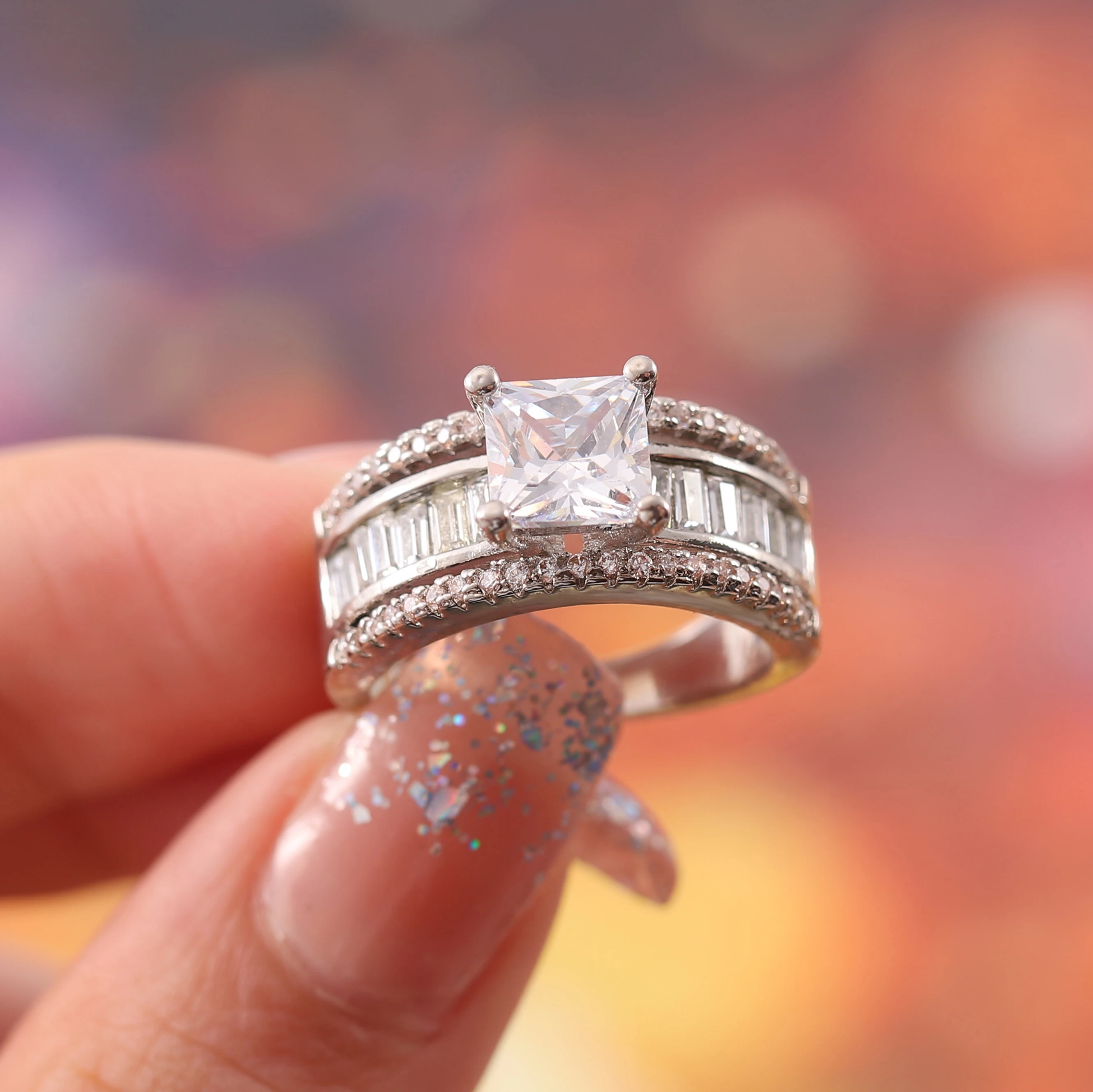 UFOORO Gorgeous Large Cubic Zircon Ring Ladies Wedding Anniversary Gift Noble Women'S Party Ring Brilliant Fashion Jewelry
UFOORO Gorgeous Large Cubic Zircon Ring Ladies Wedding Anniversary Gift Noble Women'S Party Ring Brilliant Fashion Jewelry