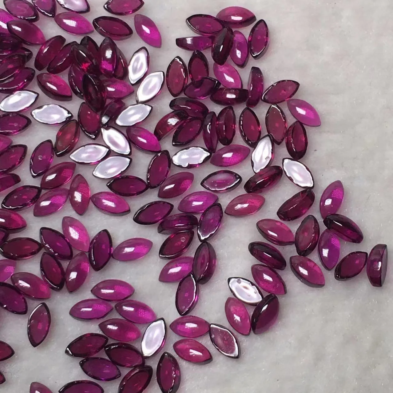 50pcs 3X6 Marquise Cabochon Natural Purple Garnet Stones
50pcs 3X6 Marquise Cabochon Natural Purple Garnet Stones
