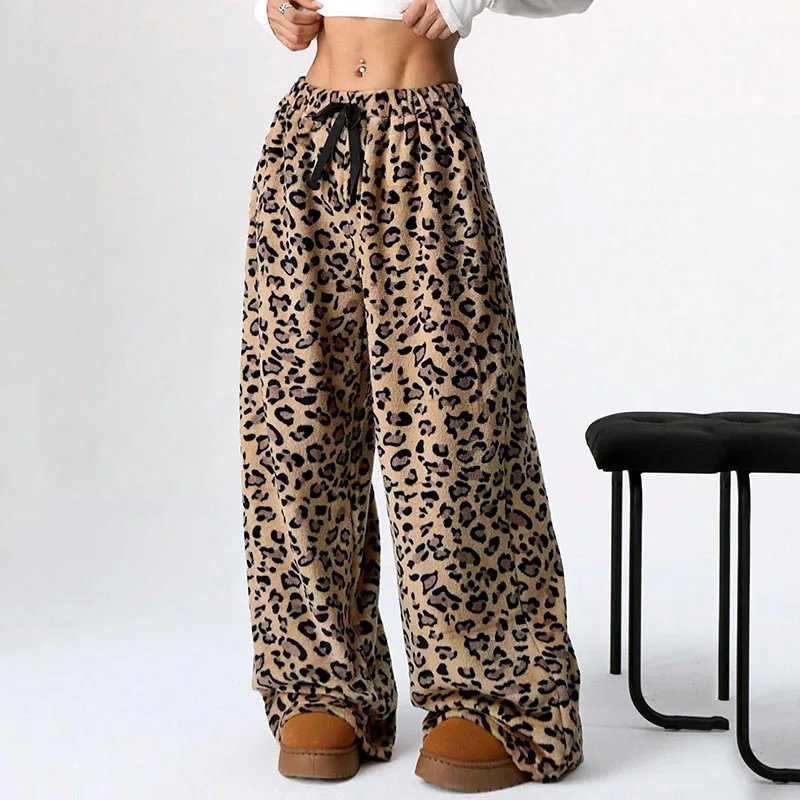 New Arrival Loose Wide Leg Pants Women's Casual Flannel Leopard Print Trousers in 2024 Autumn and Winter
New Arrival Loose Wide Leg Pants Women's Casual Flannel Leopard Print Trousers in 2024 Autumn and Winter
