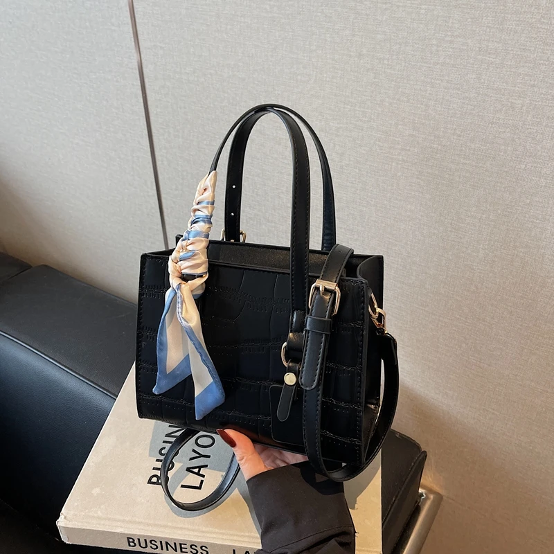 Feminine High-Capacity Female Bag Handbag Practical Light Luxury Portable Multifunctional Fashion Temperament Versatile Bag
Feminine High-Capacity Female Bag Handbag Practical Light Luxury Portable Multifunctional Fashion Temperament Versatile Bag