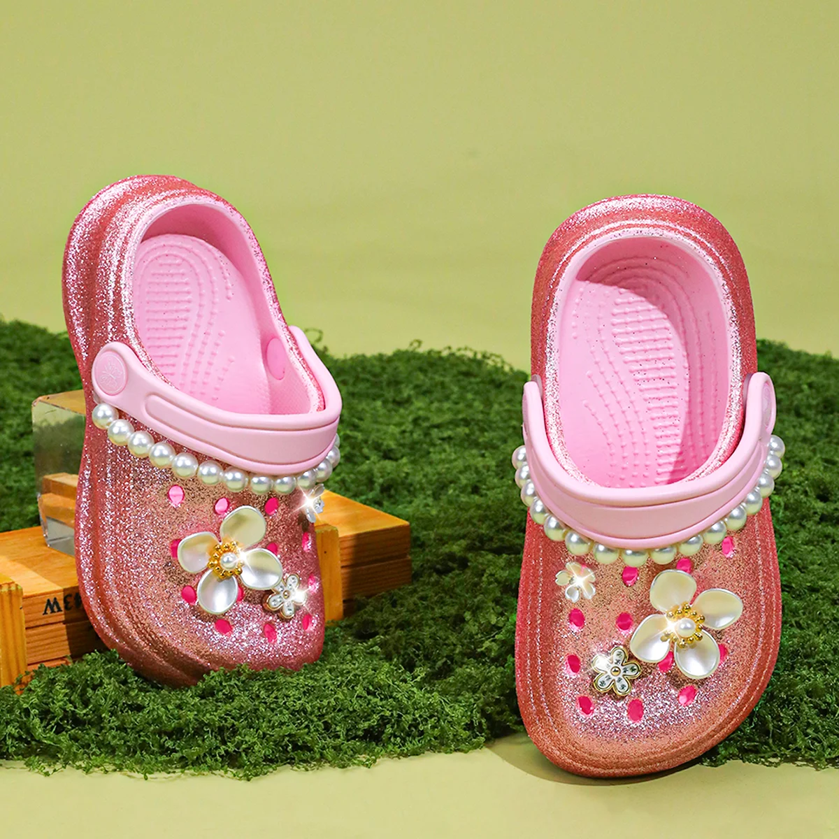 Kids Slip-On Clogs and Mules - Breathable, Waterproof, EVA Garden Shoes with Decorative Chain for Beach and Everyday Wear 168
Kids Slip-On Clogs and Mules - Breathable, Waterproof, EVA Garden Shoes with Decorative Chain for Beach and Everyday Wear 168