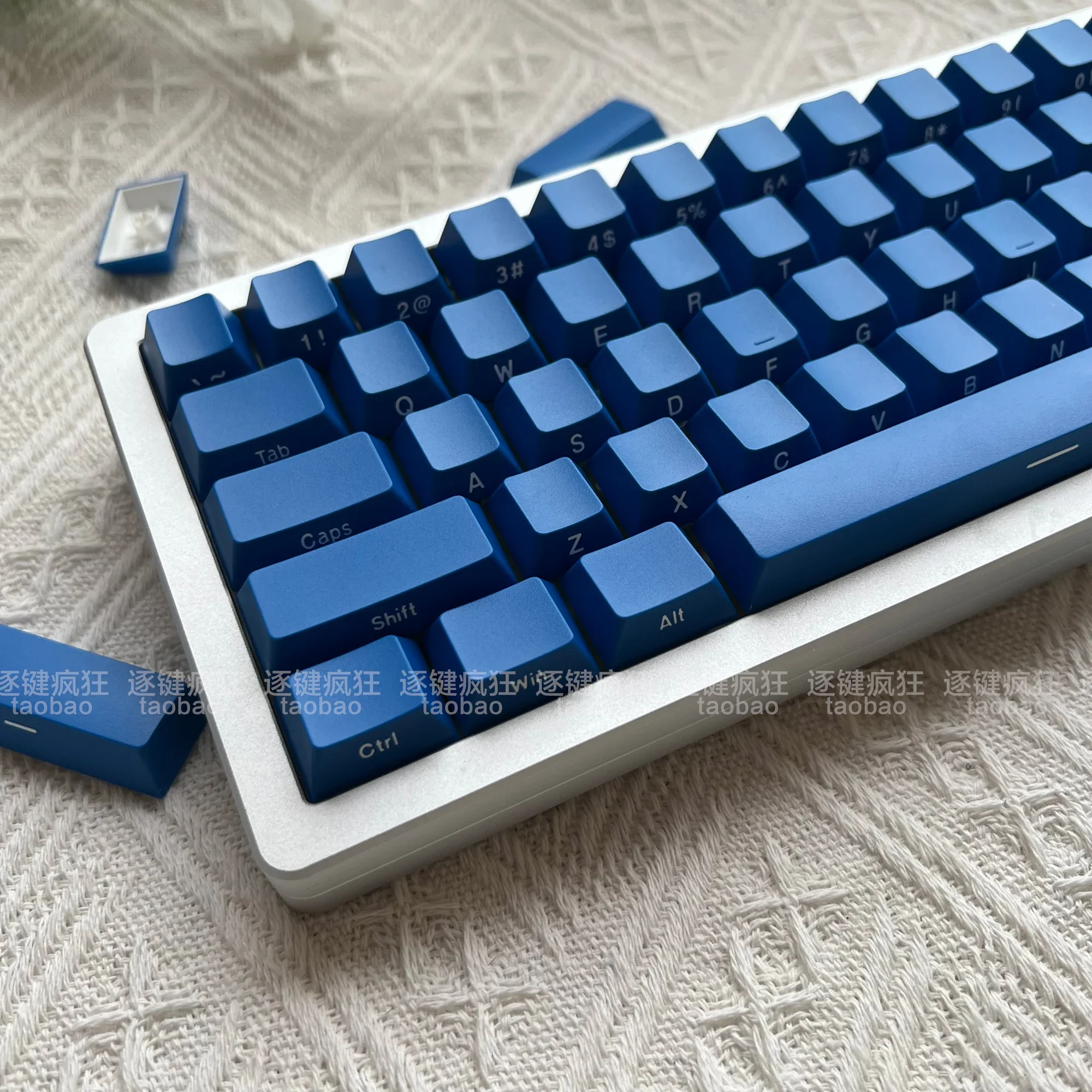 Classic blue side engraved keycap ABS two-color original height 145 keys for Wooting atk68 keyboard
Classic blue side engraved keycap ABS two-color original height 145 keys for Wooting atk68 keyboard
