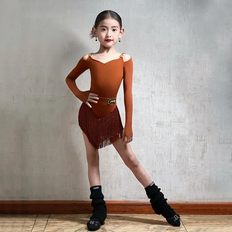 customized Latin dance costume for girls and children long sleeved top tassel skirt set performance practice outfit
customized Latin dance costume for girls and children long sleeved top tassel skirt set performance practice outfit