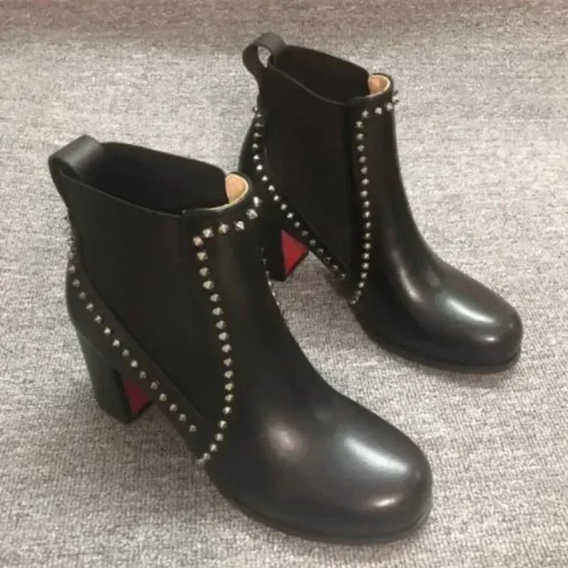TOP QUALITY Real Cow Leather Ankle Boots Woman Round Toe Rivet High Heels Shoes Woman Sexy Chelsea Boots Red Bottoms Shoes 8cm
TOP QUALITY Real Cow Leather Ankle Boots Woman Round Toe Rivet High Heels Shoes Woman Sexy Chelsea Boots Red Bottoms Shoes 8cm