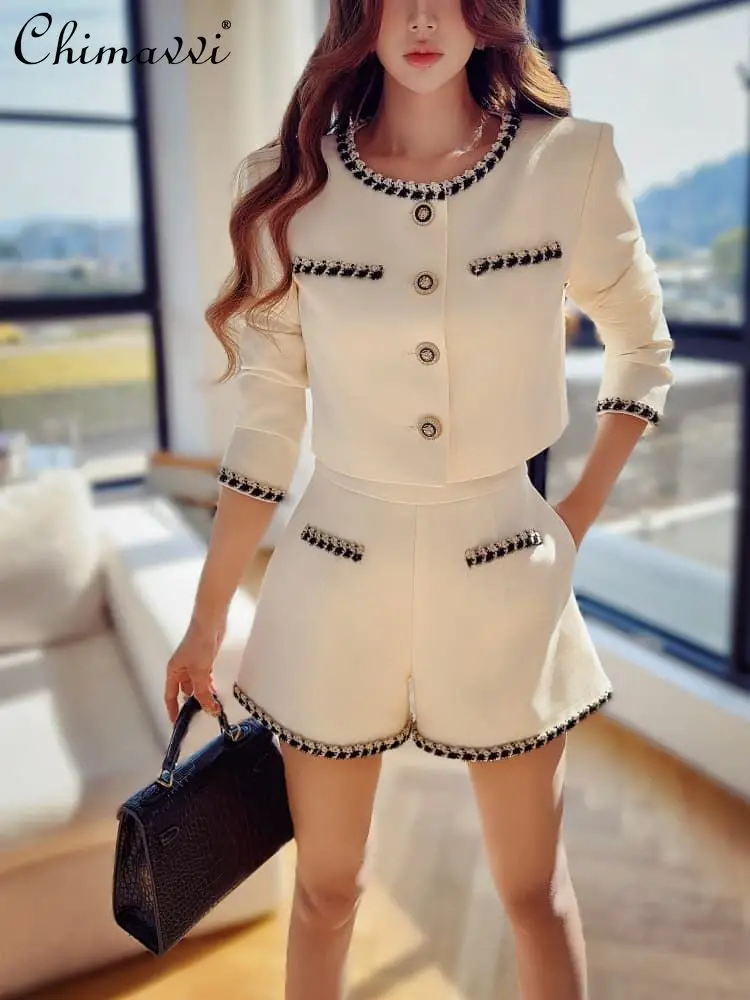 Women's Shorts Set 2025 Autumn New Fashion Round Neck Long Sleeve Short Jacket Shorts + Shorts Elegant Commuting Two-Piece Set
Women's Shorts Set 2025 Autumn New Fashion Round Neck Long Sleeve Short Jacket Shorts + Shorts Elegant Commuting Two-Piece Set