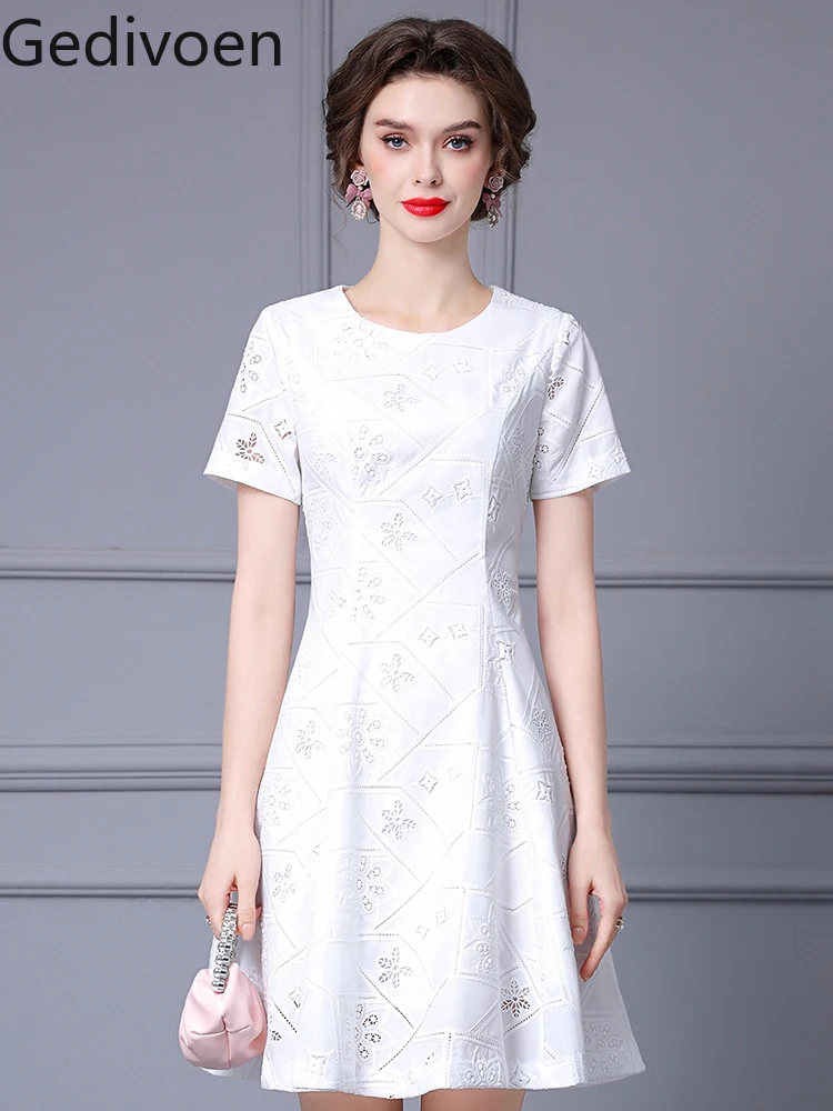 Gedivoen Summer Fashion Runway New Designer O-Neck Collar Hook Flower Hollow Floral Print Office Lady Style Woman A-LINE Dress
Gedivoen Summer Fashion Runway New Designer O-Neck Collar Hook Flower Hollow Floral Print Office Lady Style Woman A-LINE Dress