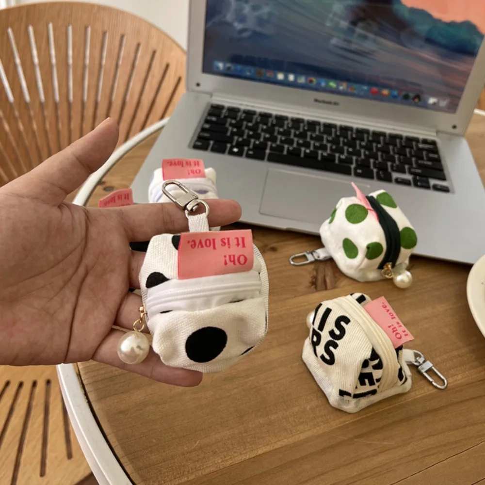 Charm Soft Cloth Cover Cute Earphone Bag Canvas Cute Earphone Protective Case Mini Keychain Fashion Earphone Bag Travel Bag
Charm Soft Cloth Cover Cute Earphone Bag Canvas Cute Earphone Protective Case Mini Keychain Fashion Earphone Bag Travel Bag