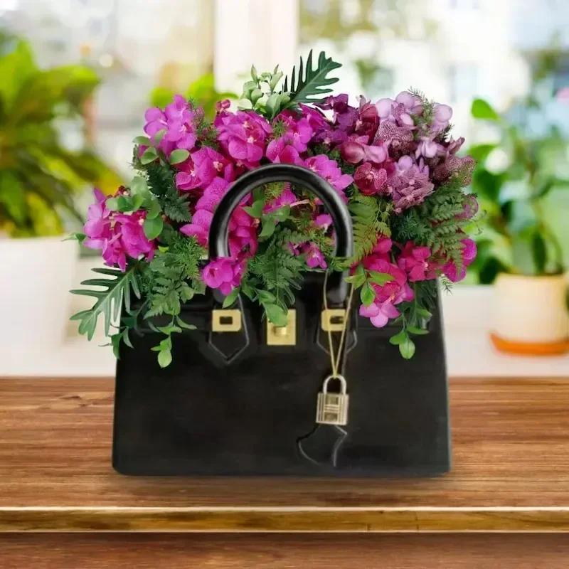 Flower Vase Modern Home Creative Artwork Room Decorations Table Top Items Ornaments Vases Minimalist Vase for Dried Flower gift
Flower Vase Modern Home Creative Artwork Room Decorations Table Top Items Ornaments Vases Minimalist Vase for Dried Flower gift