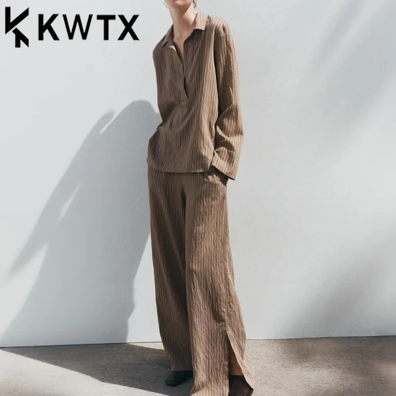 KWTX 2025 Summer Striped Asymmetrical Shirt & Pants Set V-Neck Tie Front Two Piece Outfit Women's Casual Suit
KWTX 2025 Summer Striped Asymmetrical Shirt & Pants Set V-Neck Tie Front Two Piece Outfit Women's Casual Suit