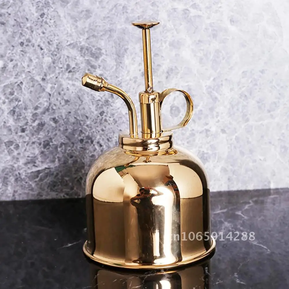 Винтажная латунная лейка
Винтажная латунная лейка