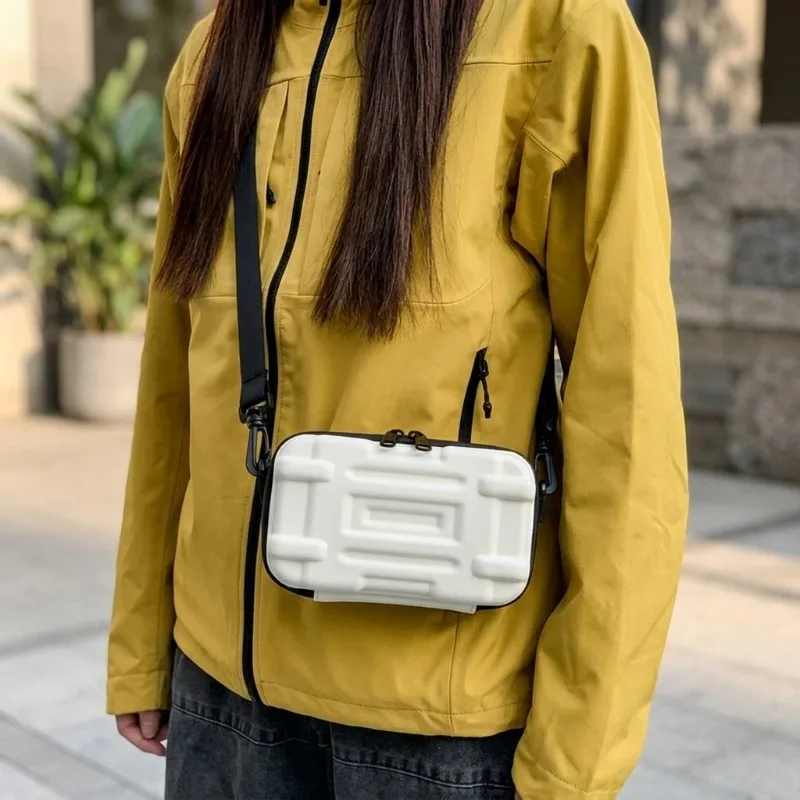 Crossbody Bag for Women, Fashionable Hard Shell Chest Bag, Sporty Shoulder Bag for Men, Street Style Casual Small Square Bag
Crossbody Bag for Women, Fashionable Hard Shell Chest Bag, Sporty Shoulder Bag for Men, Street Style Casual Small Square Bag