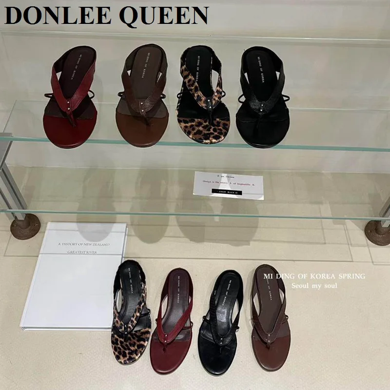 2026 Fashion Low Heels Slippers Women Clip Toe Flip Flops Slides Female Sandals Summer Flip Flops Casual Vacation Shoes Footwear
2026 Fashion Low Heels Slippers Women Clip Toe Flip Flops Slides Female Sandals Summer Flip Flops Casual Vacation Shoes Footwear