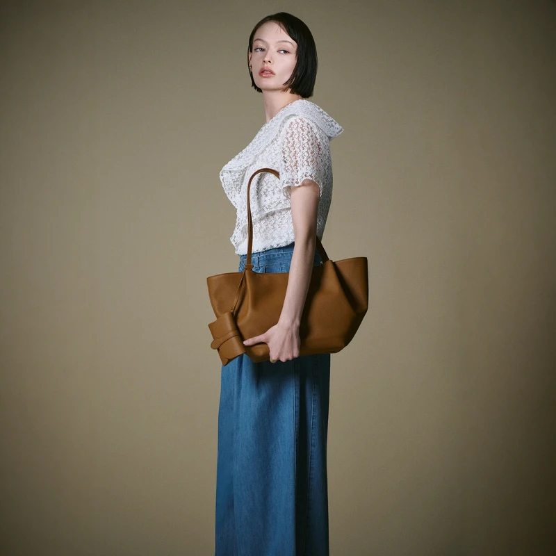 Elegant Short Sleeve Lace Hollow out Collar Shirt Korean Style Commute Straight Tube Top Women's Polyester Fiber Spring 2026
Elegant Short Sleeve Lace Hollow out Collar Shirt Korean Style Commute Straight Tube Top Women's Polyester Fiber Spring 2026