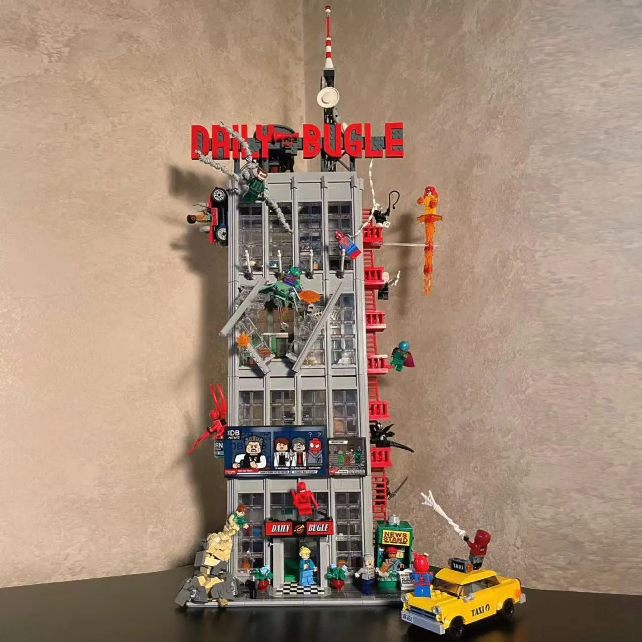 Новинка! Конструктор 3772 детали: Герои Мстителей 76178, Спайдер-Венгер, Газетный киоск. Большая сборная модель для мальчиков.
Новинка! Конструктор 3772 детали: Герои Мстителей 76178, Спайдер-Венгер, Газетный киоск. Большая сборная модель для мальчиков.