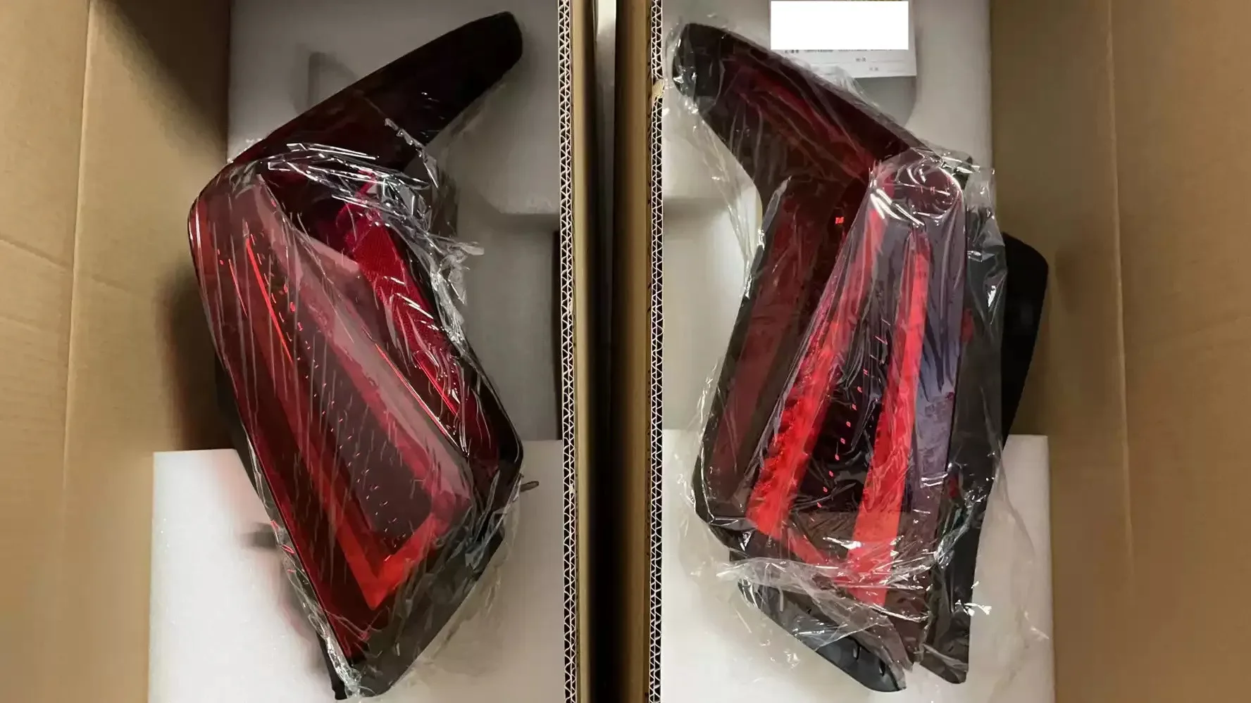 Car LED Rear Tail Light for Cadillac XT5 20-21 Brake driving Reverse Lamp Warning Turn Signal
Car LED Rear Tail Light for Cadillac XT5 20-21 Brake driving Reverse Lamp Warning Turn Signal