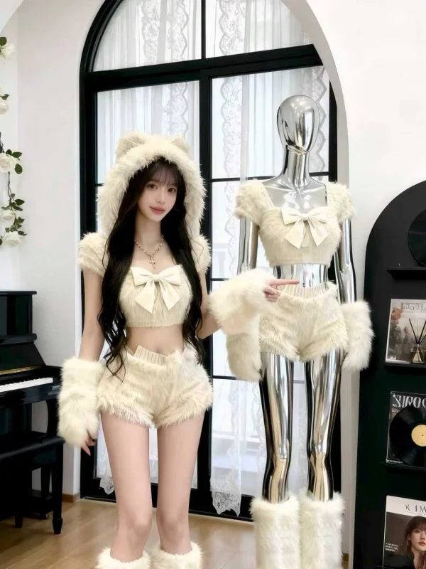 Cute High Waist Short Shorts Set Short Sleeve Women's Fashionable Plush Five-Piece Suit Sweet Young Looking Winter Casual Wear
Cute High Waist Short Shorts Set Short Sleeve Women's Fashionable Plush Five-Piece Suit Sweet Young Looking Winter Casual Wear