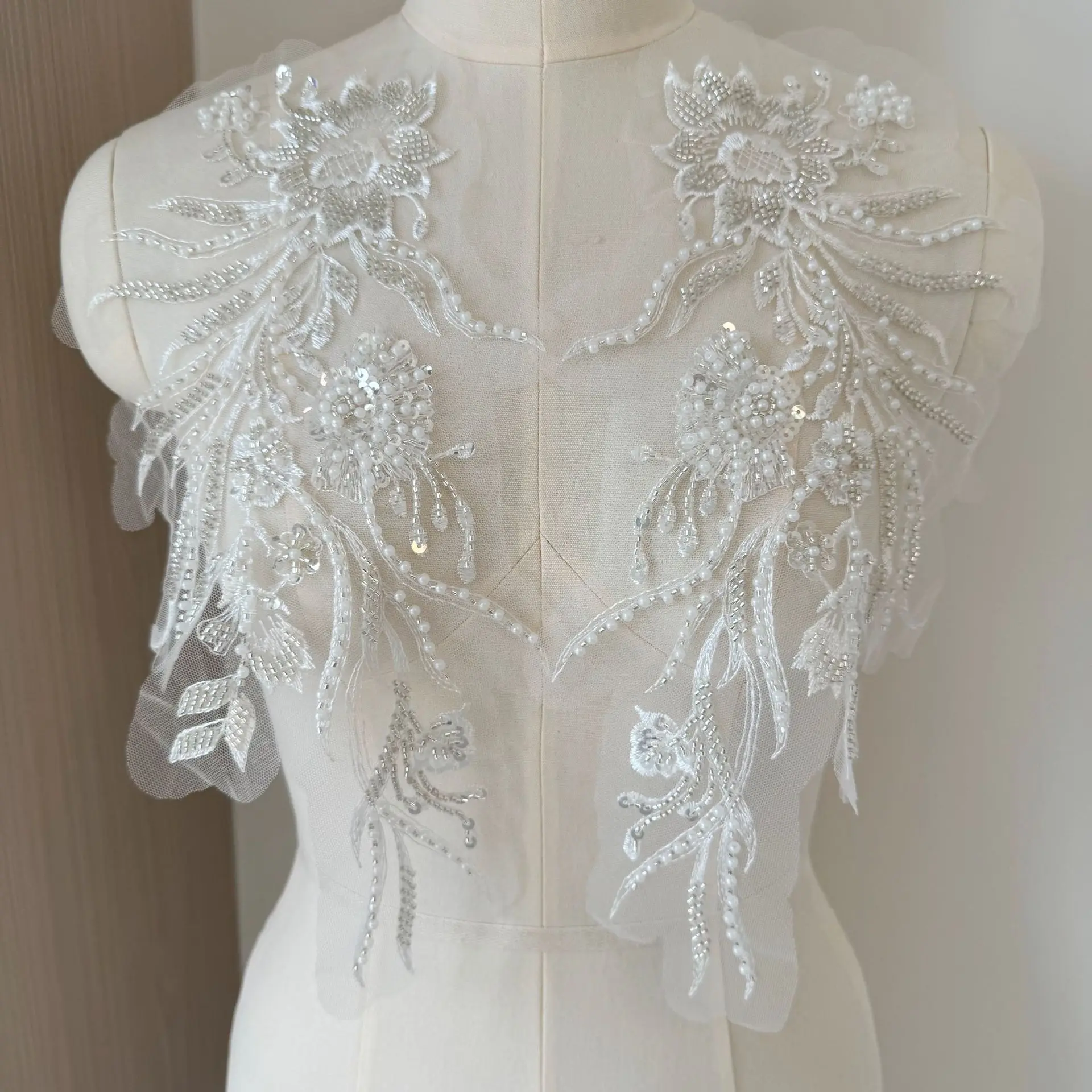 Exquisite High-end Bead Flower Wedding Dress Shoe Hat DIY Clothing Accessories Mesh Lace
Exquisite High-end Bead Flower Wedding Dress Shoe Hat DIY Clothing Accessories Mesh Lace
