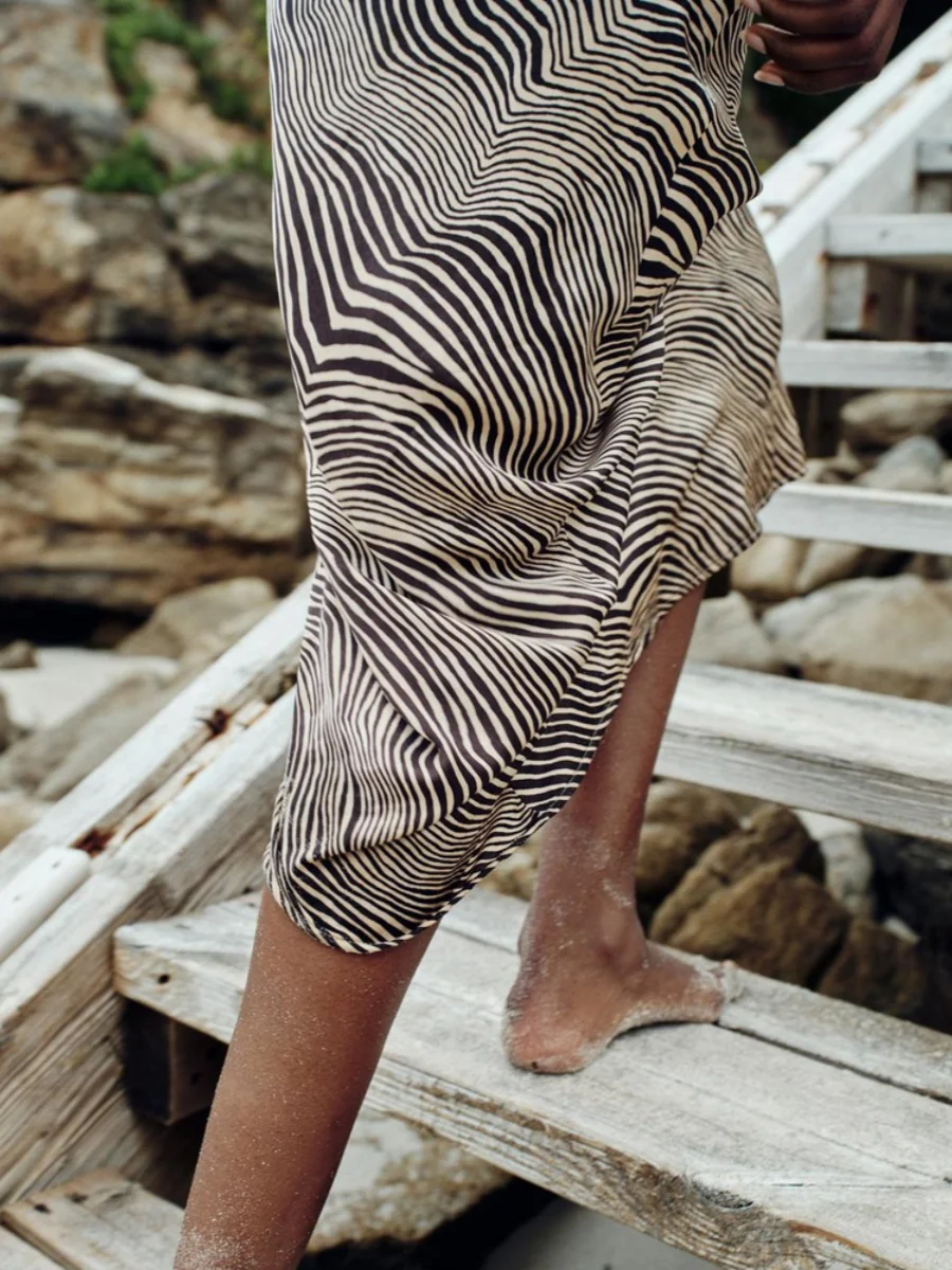 Summer New Arrival Animal Print Midi Skirt Women's Wrap Bodycon Long Dr Commute Sle A-Line Skirt 25-29 Years Old
Summer New Arrival Animal Print Midi Skirt Women's Wrap Bodycon Long Dr Commute Sle A-Line Skirt 25-29 Years Old