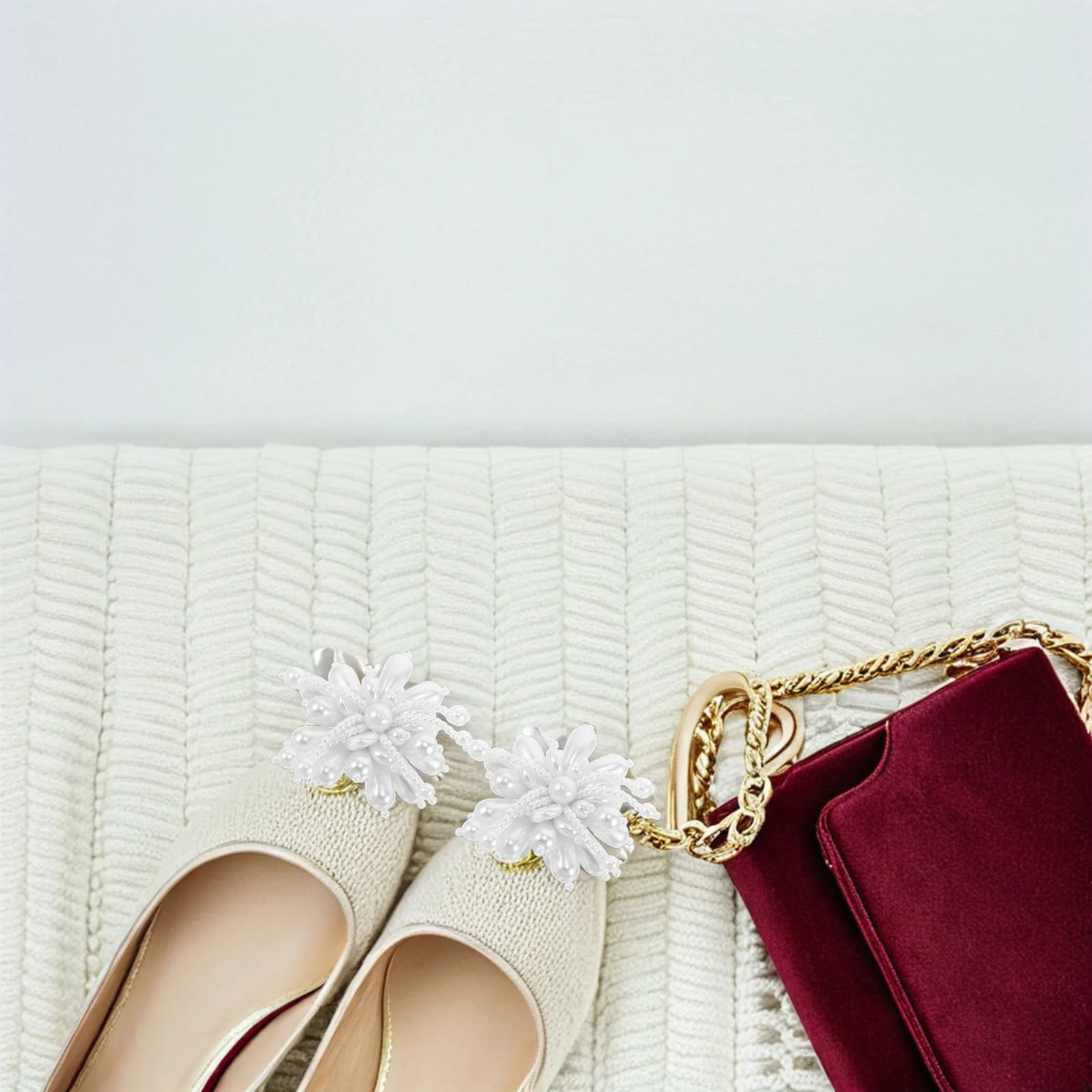 2Pcs Pearl Flower Shoe Clips White Bridal Floral Decoration Detachable Handmade Accessories for Wedding Heels Flats Pumps
2Pcs Pearl Flower Shoe Clips White Bridal Floral Decoration Detachable Handmade Accessories for Wedding Heels Flats Pumps