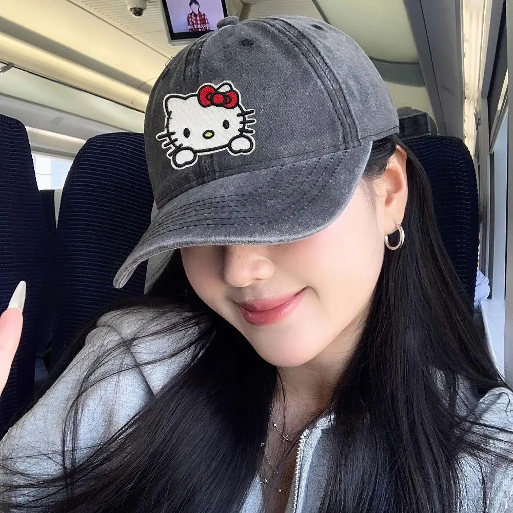 Кепка с милым мультяшным Hello Kitty, регулируемая бейсболка с мягким верхом, Ретро Кепка из мытого хлопка для защиты от солнца, подарок для девушки
Кепка с милым мультяшным Hello Kitty, регулируемая бейсболка с мягким верхом, Ретро Кепка из мытого хлопка для защиты от солнца, подарок для девушки