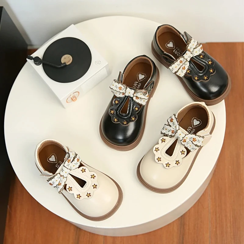 Girls Leather Shoes with Floral Print Kids Princess Shoes Black Soft Sole 2026 New Fashion Children Performance Shoes Non-slip
Girls Leather Shoes with Floral Print Kids Princess Shoes Black Soft Sole 2026 New Fashion Children Performance Shoes Non-slip