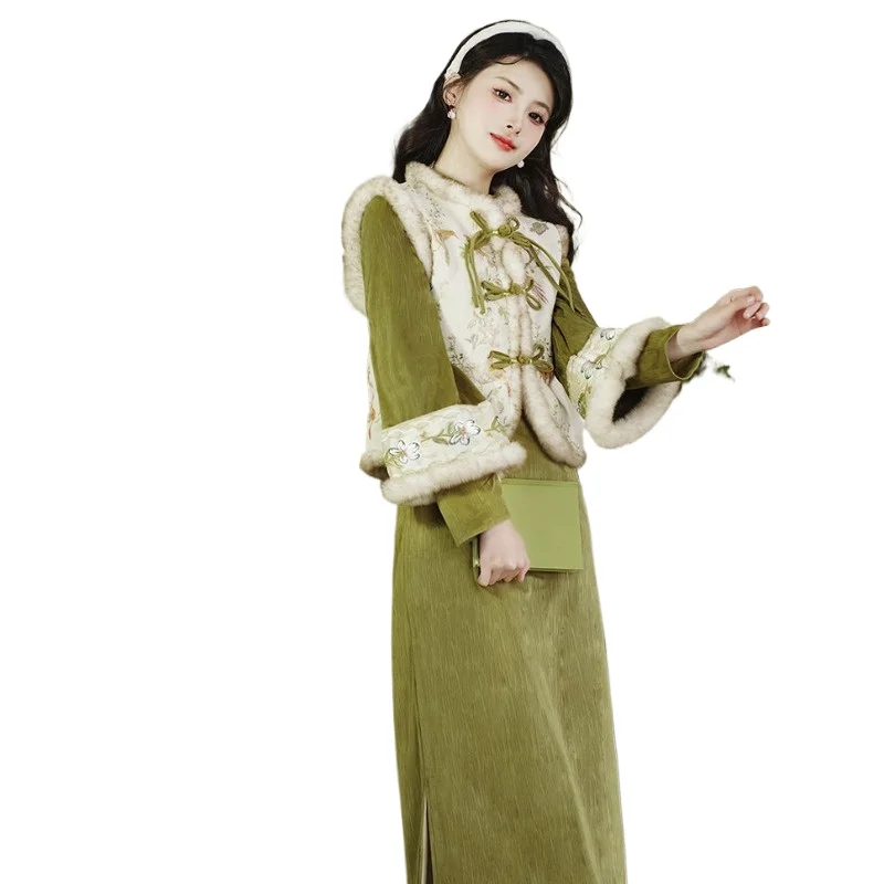 Новый комплект из двух предметов в китайском стиле, утолщенный жилет с хлопковой подкладкой, улучшенная версия с длинными рукавами, флисовое платье с воротником-стойкой
Новый комплект из двух предметов в китайском стиле, утолщенный жилет с хлопковой подкладкой, улучшенная версия с длинными рукавами, флисовое платье с воротником-стойкой