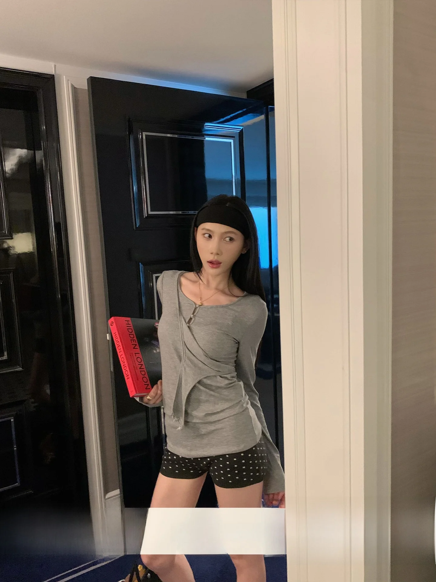 Gray Slim Fit Long Sleeve T-Shirt Dress Two-Way Design Korean Style Breathable Comfortable Women's Fashion Spring Collection
Gray Slim Fit Long Sleeve T-Shirt Dress Two-Way Design Korean Style Breathable Comfortable Women's Fashion Spring Collection