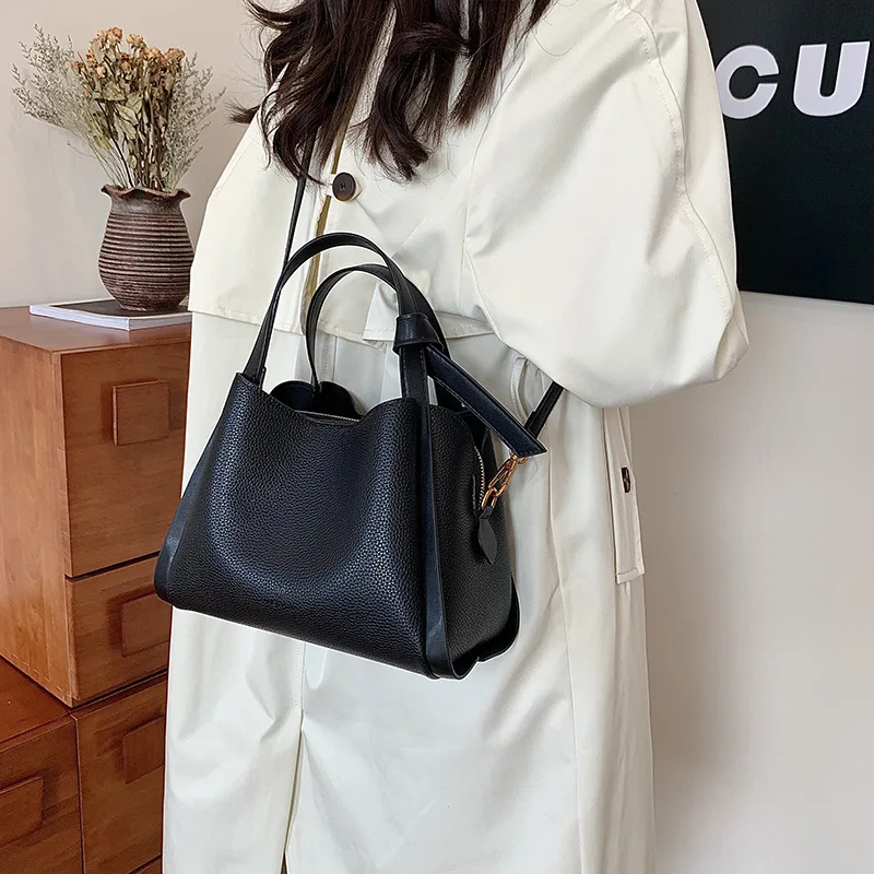 2025 New! Niche - Designed Vegetable Basket - Style Small Handbag with Premium Soft Leather - A Spacious Messenger Bucket Bag
2025 New! Niche - Designed Vegetable Basket - Style Small Handbag with Premium Soft Leather - A Spacious Messenger Bucket Bag