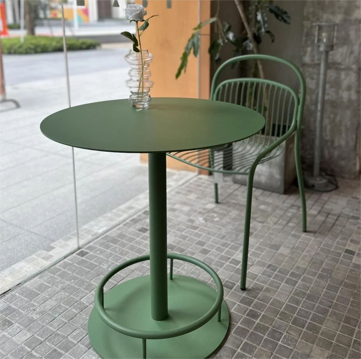 Современный дизайн, уличная стальная настольная мебель, воздушный зеленый стальной стол круглой формы для сада
Современный дизайн, уличная стальная настольная мебель, воздушный зеленый стальной стол круглой формы для сада