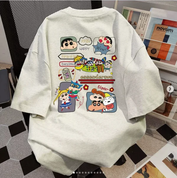 2026 Summer Comic Form Crayon Shin-chan Image 100% Cotton Printed Oversize Casual T-shirt Adult Children Parent-child Top y2k.
2026 Summer Comic Form Crayon Shin-chan Image 100% Cotton Printed Oversize Casual T-shirt Adult Children Parent-child Top y2k.