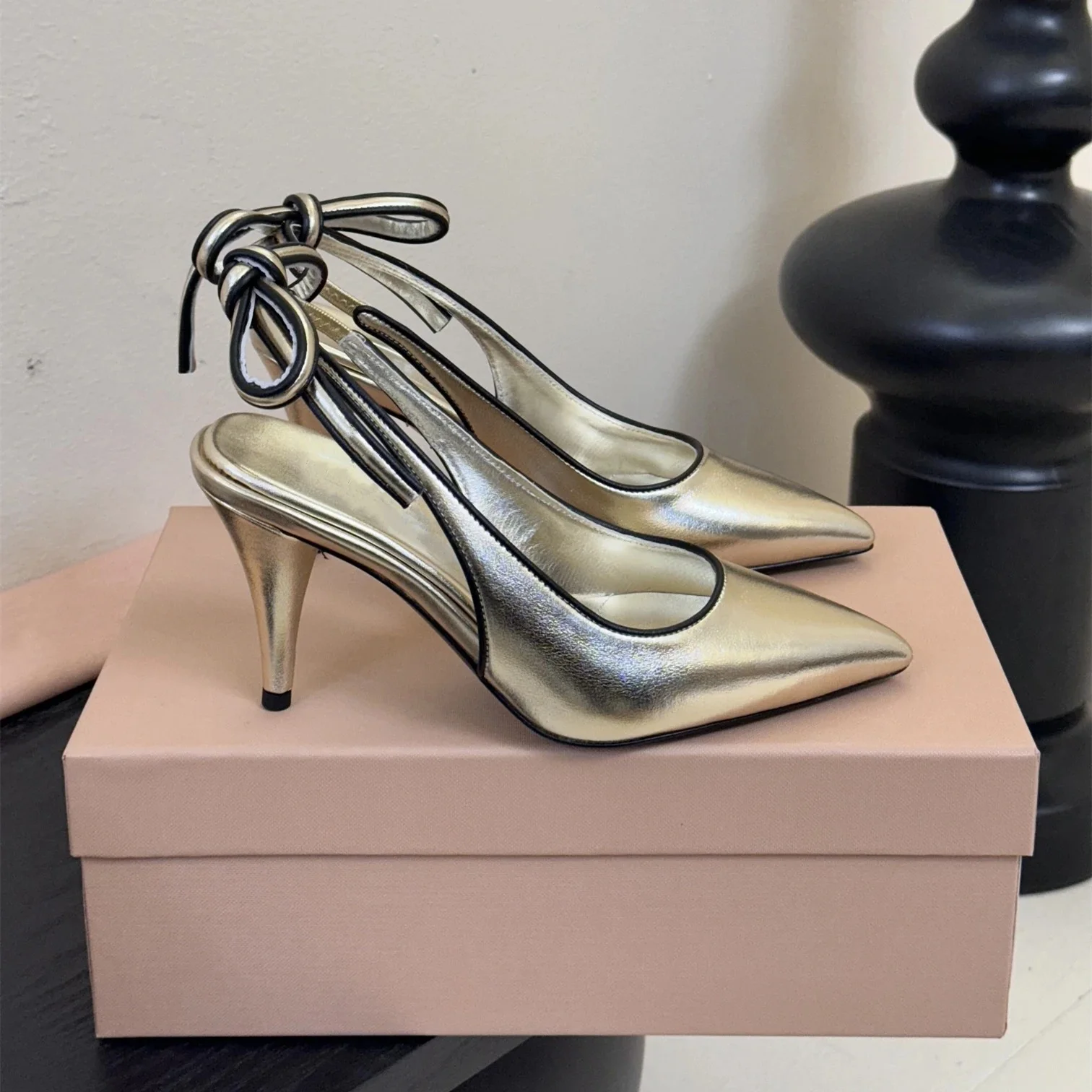 New Shoes Women Size34-41 Genuine Leather Sandals High Heels Butterfly Knot Pumps Slingbacks Designer Shoes Zapatillas De Mujer
New Shoes Women Size34-41 Genuine Leather Sandals High Heels Butterfly Knot Pumps Slingbacks Designer Shoes Zapatillas De Mujer