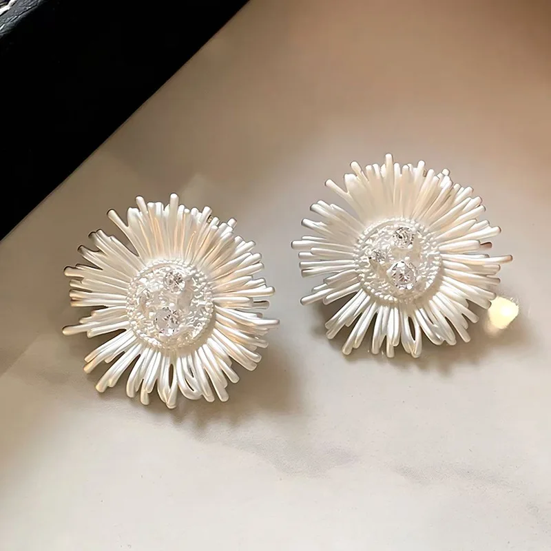 Gorgeous Vacation Style Zirconia Stud Earrings Engagement Wedding Party Accessories for Women Earrings Fashion Jewelry
Gorgeous Vacation Style Zirconia Stud Earrings Engagement Wedding Party Accessories for Women Earrings Fashion Jewelry