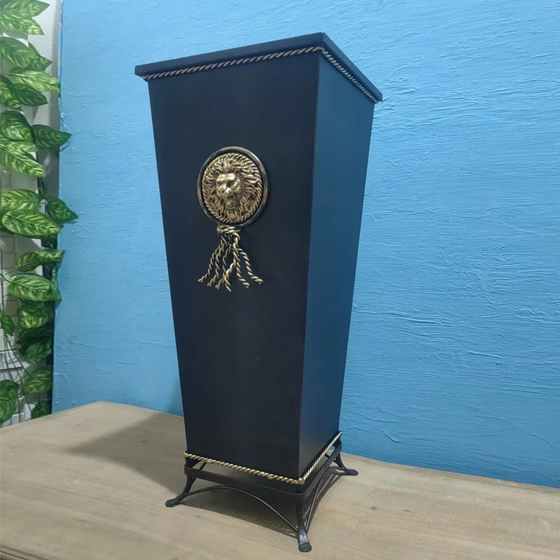 American Vintage Iron Umbrella Stand with Lion Head Design – Multi-Functional Decorative Storage
American Vintage Iron Umbrella Stand with Lion Head Design – Multi-Functional Decorative Storage