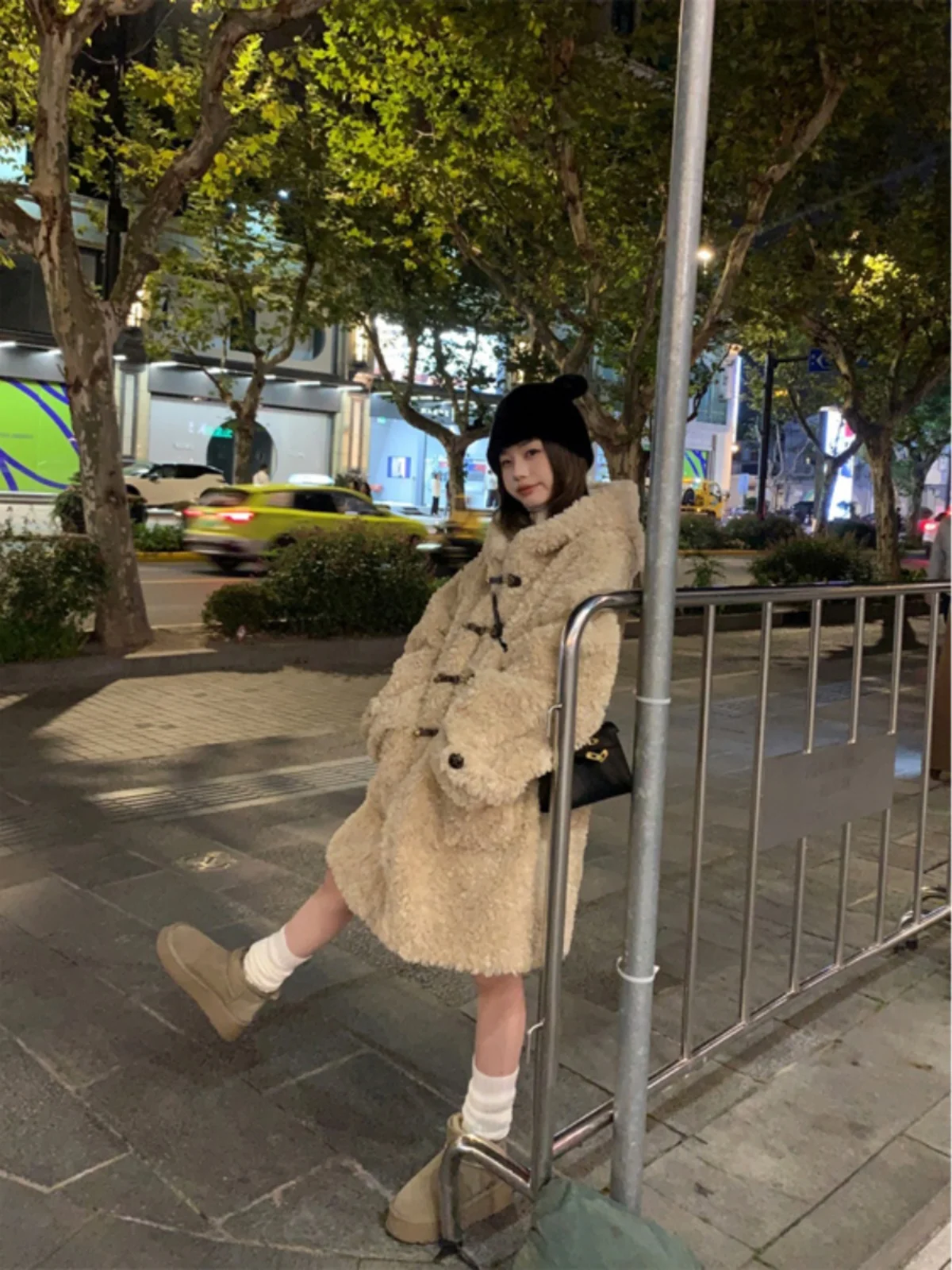 Women's Mid-Length Hooded Jacket Fake Lamb Fur Thickened Winter Korean Style Loose Fit Soft Plush Coat Long Sleeve Commute
Women's Mid-Length Hooded Jacket Fake Lamb Fur Thickened Winter Korean Style Loose Fit Soft Plush Coat Long Sleeve Commute