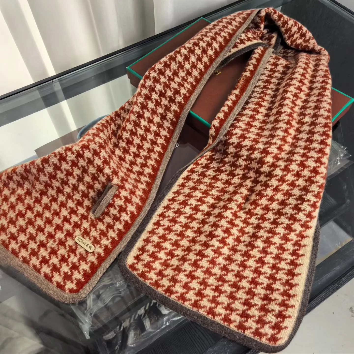 Luxury 100% Cashmere Scarf for Women Handmade Edged Hole Pattern Tweed Design Autumn Winter Warmth Long Rectangle Korean Style
Luxury 100% Cashmere Scarf for Women Handmade Edged Hole Pattern Tweed Design Autumn Winter Warmth Long Rectangle Korean Style