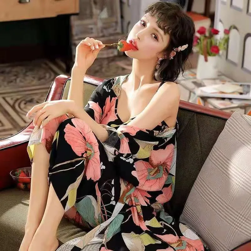 Women's Sleepwear Three-Piece Set Home Clothes Thin Polyester Fiber One-Shoulder Design Seven-Sleeve Home Comfortable Suit
Women's Sleepwear Three-Piece Set Home Clothes Thin Polyester Fiber One-Shoulder Design Seven-Sleeve Home Comfortable Suit