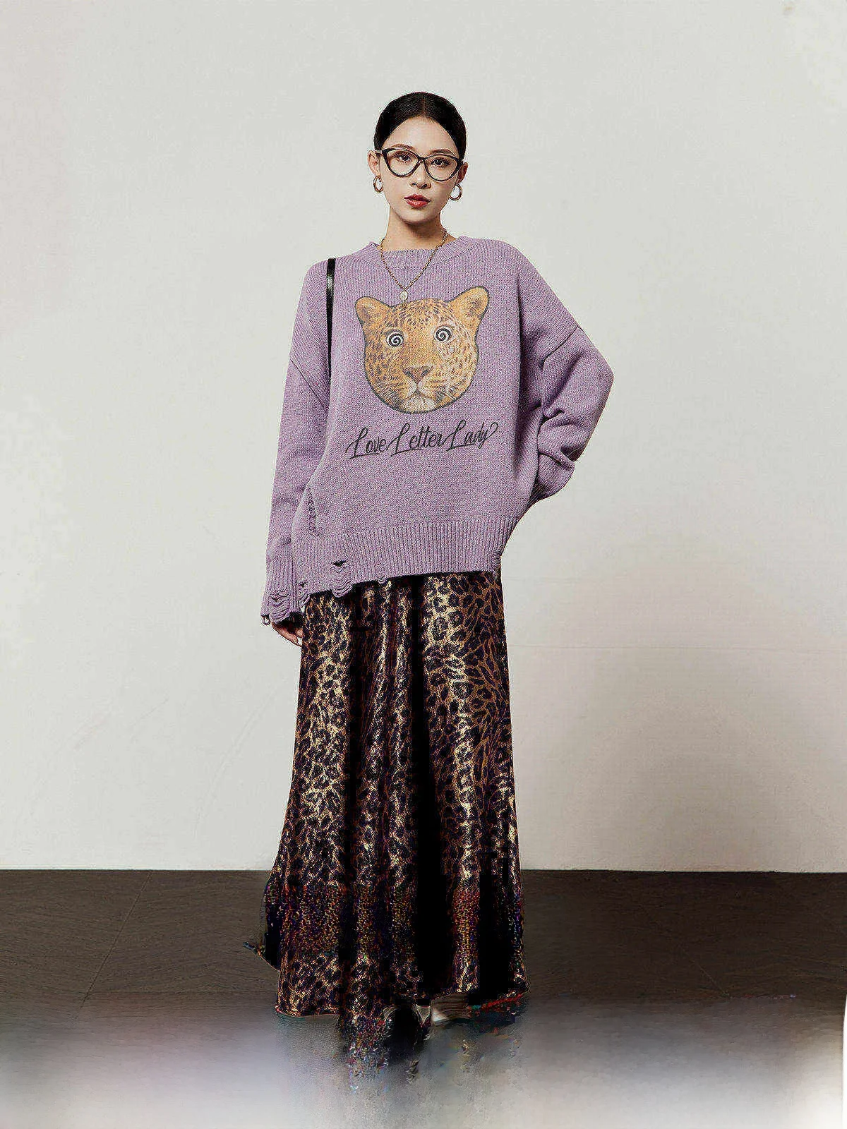 Loose Casual Style Purple Sweater Women's Spring New round Neck Top Zhou Li Wu Brand Hidden Series Knitted Long Sleeve
Loose Casual Style Purple Sweater Women's Spring New round Neck Top Zhou Li Wu Brand Hidden Series Knitted Long Sleeve