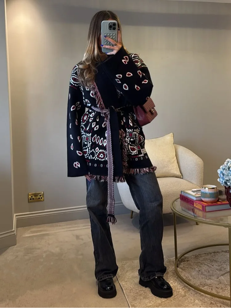 Women's Printed Fringed Shawl Cardigan Sweater Elegant Full Sleeve Lace-up Waist Cinching Coats 2026 New Lady Holidays Outfit
Women's Printed Fringed Shawl Cardigan Sweater Elegant Full Sleeve Lace-up Waist Cinching Coats 2026 New Lady Holidays Outfit