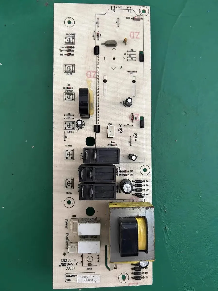 G80W23YSLP-E5MBC167-LC18 тестовая материнская плата, исправная.
G80W23YSLP-E5MBC167-LC18 тестовая материнская плата, исправная.