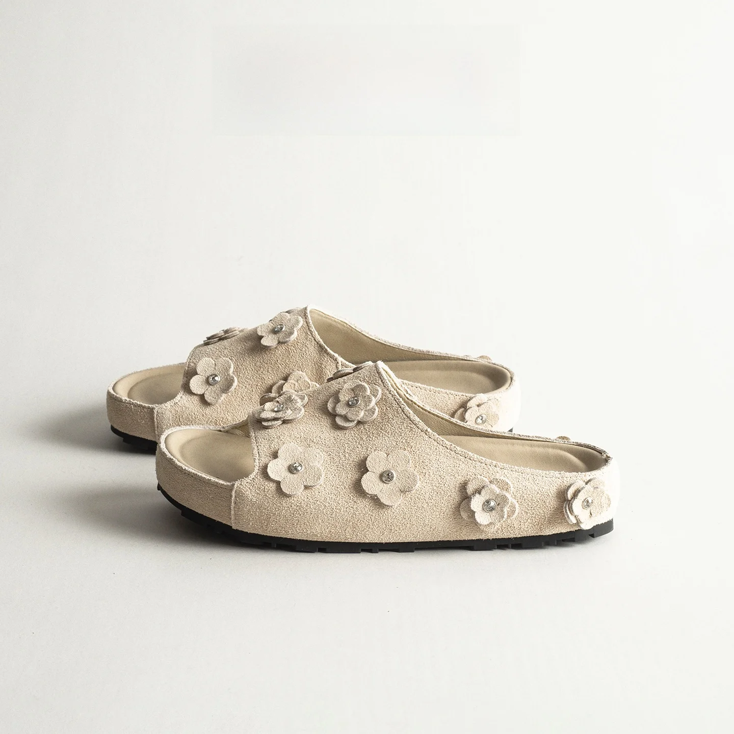 Genuine Leather Vintage Rivet Flower Thick Bottom Slippers Women Summer Outdoor Casual Lazy Beach Birkenstocks
Genuine Leather Vintage Rivet Flower Thick Bottom Slippers Women Summer Outdoor Casual Lazy Beach Birkenstocks